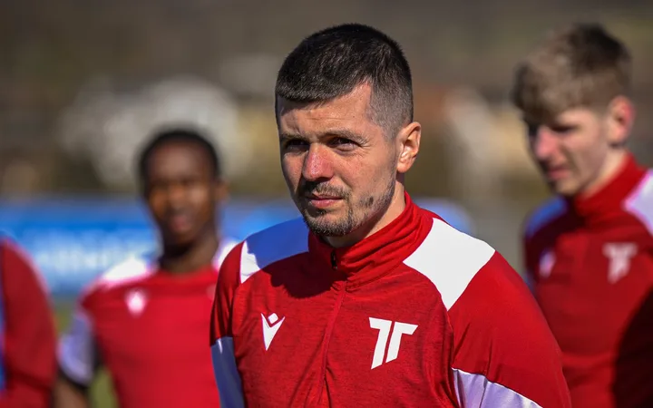 Fanzóna otvorená dve hodiny pred výkopom